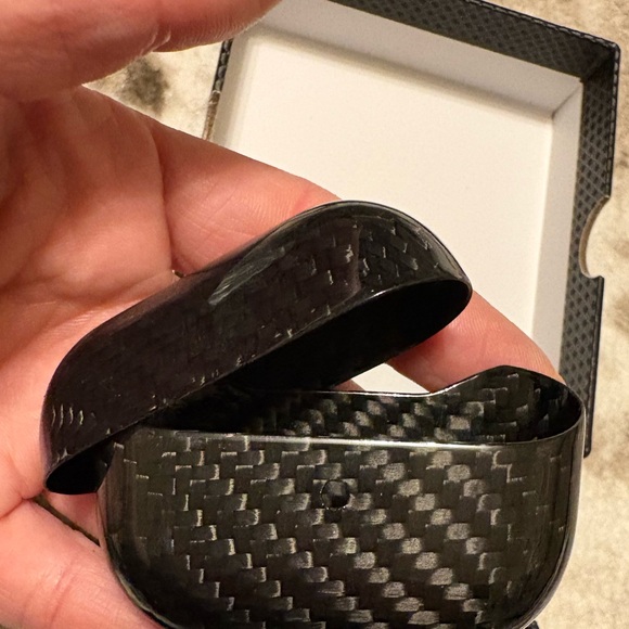 Pattern Earbud Case - Picture 3 of 4